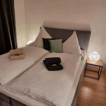 Apartament Am Berg Grünstadt