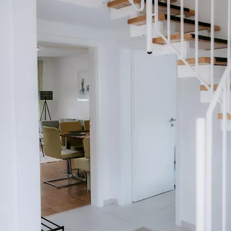 Am Berg Apartament Grünstadt