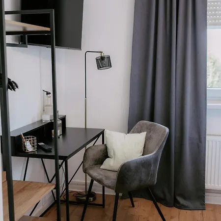 Am Berg Apartament Grünstadt